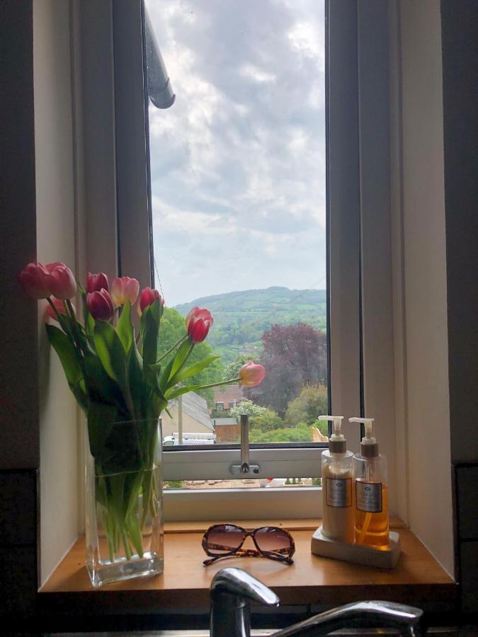 Hilltop House Is A Welcoming 2 Bedroom Property Matlock  Dış mekan fotoğraf